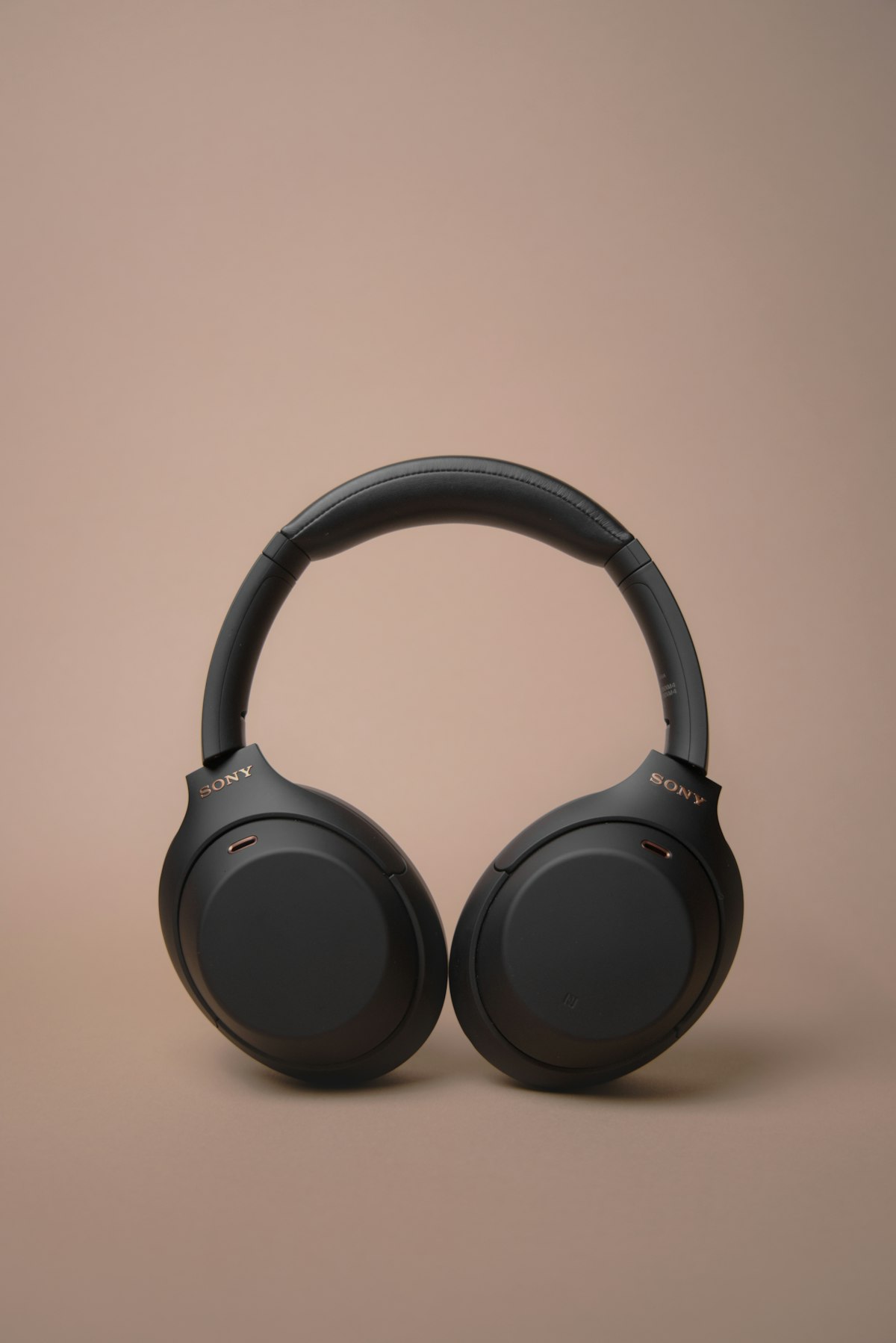 Sony WH-1000XM5: O Silêncio Absoluto Sony WH-1000XM5: O Silêncio Absoluto
